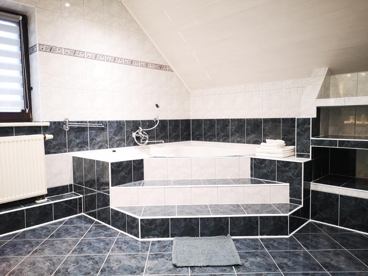 Irysek Apartment Ladek-Zdroj Ngoại thất bức ảnh